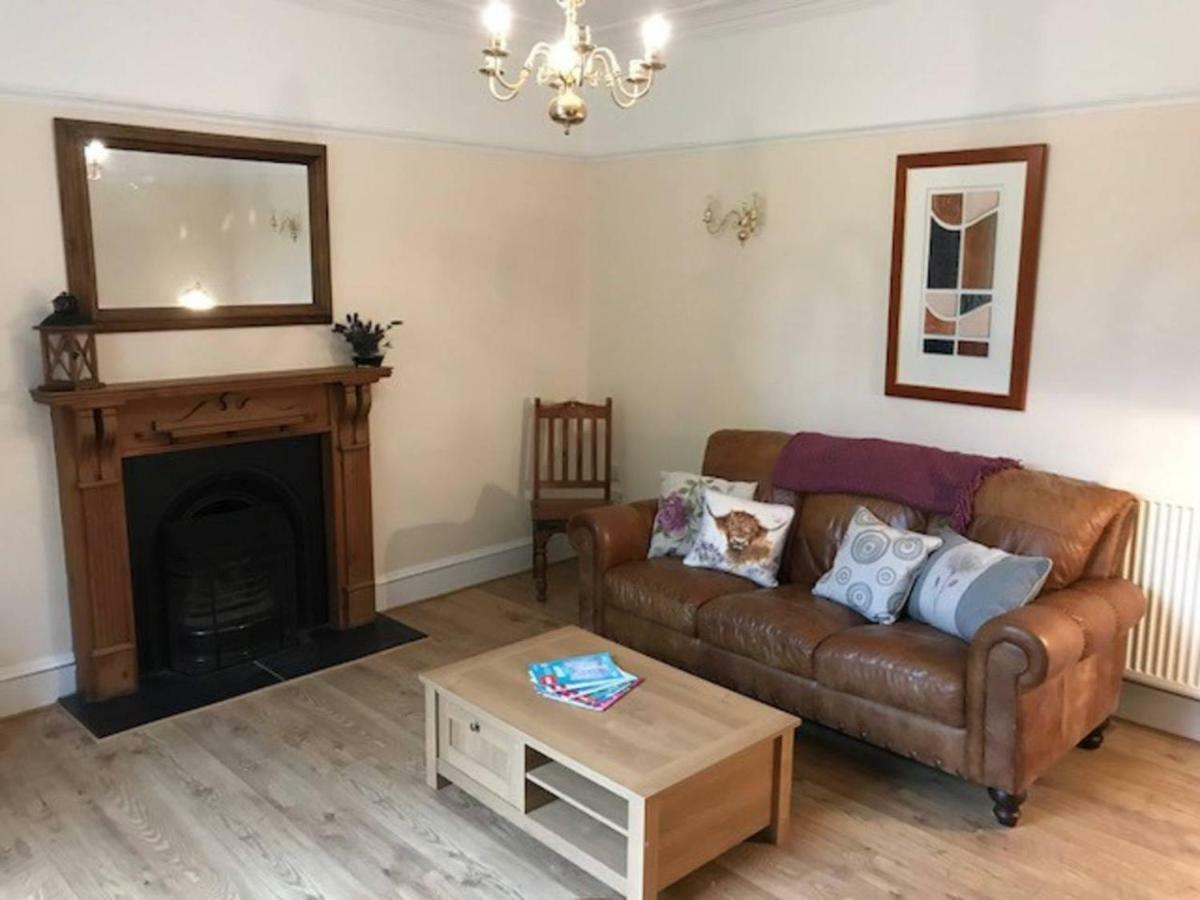 Traditional Family In Royal Deeside